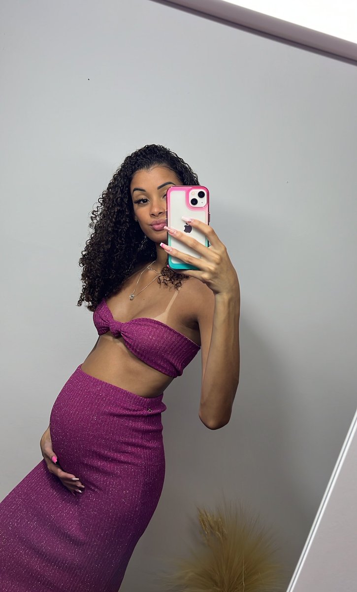 Lufranciis's tweet photo. Mamãe da Laura✨🤰🏽🩷😮‍💨 https://t.co/XnVrGtybM4