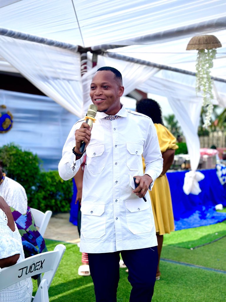 fleckdaniels's tweet photo. Lots of joy over the weekend. Congratulations to Mr. & Mrs. Ofori Nketiah. It was simple and awesome. Glad for the opportunity to emcee your beautiful marriage ceremony. Cheers 🥂 #flecked https://t.co/TbBoVaGXYd