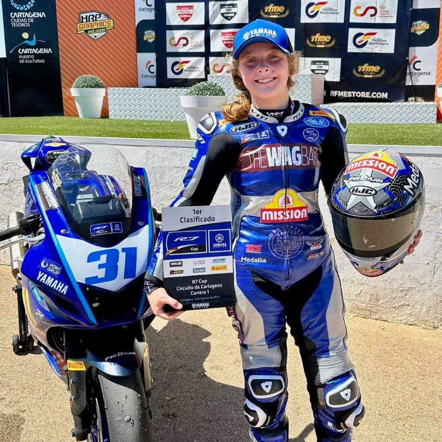 RacerDotMedia's tweet photo. Photo courtesy of Kayla Yaakov - REV’IT! Twins Cup Championship rookie Kayla Yaakov had a weekend in Spain she’ll never forget.

Read More: 👉 https://t.co/dBZfepR7Uk

#KaylaYaakov #MotoAmerica #MotorsportsNews #RacingNews #SuperBikes #TwinsCupChampionship @missionfoodsus https://t.co/TKX31IRFAb