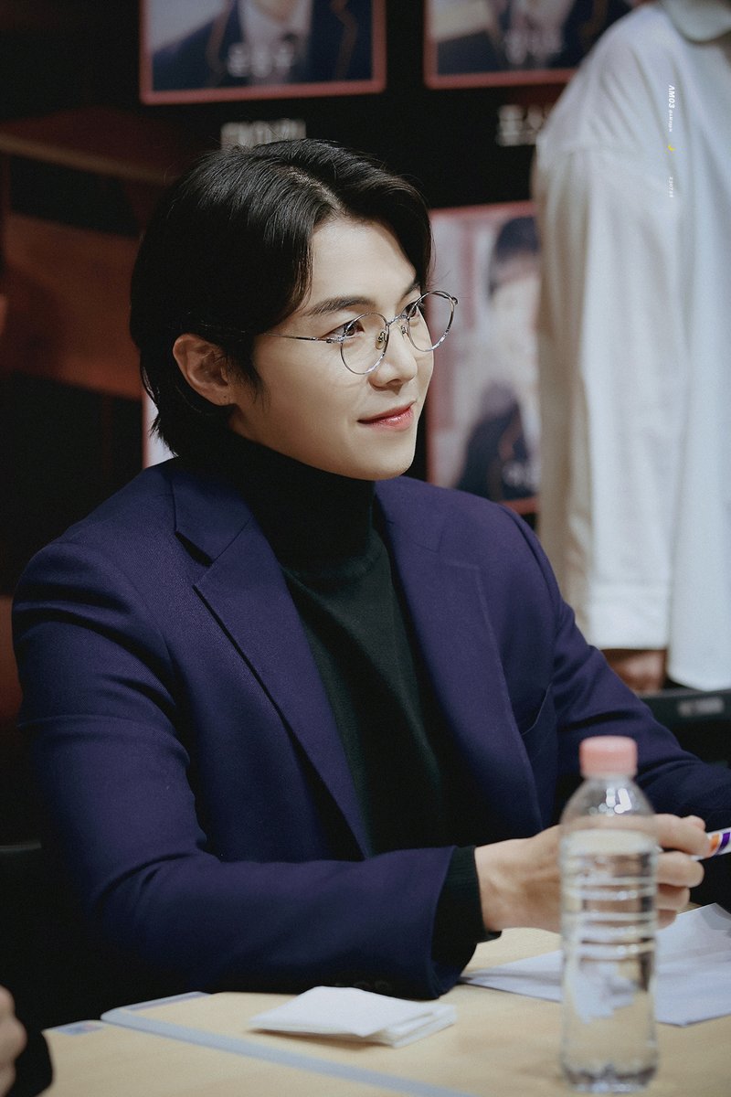 AM03pic's tweet photo. 230726
히스토리 보이즈 사인회
박은석 :: 어윈 https://t.co/g4XuUG8Uw7