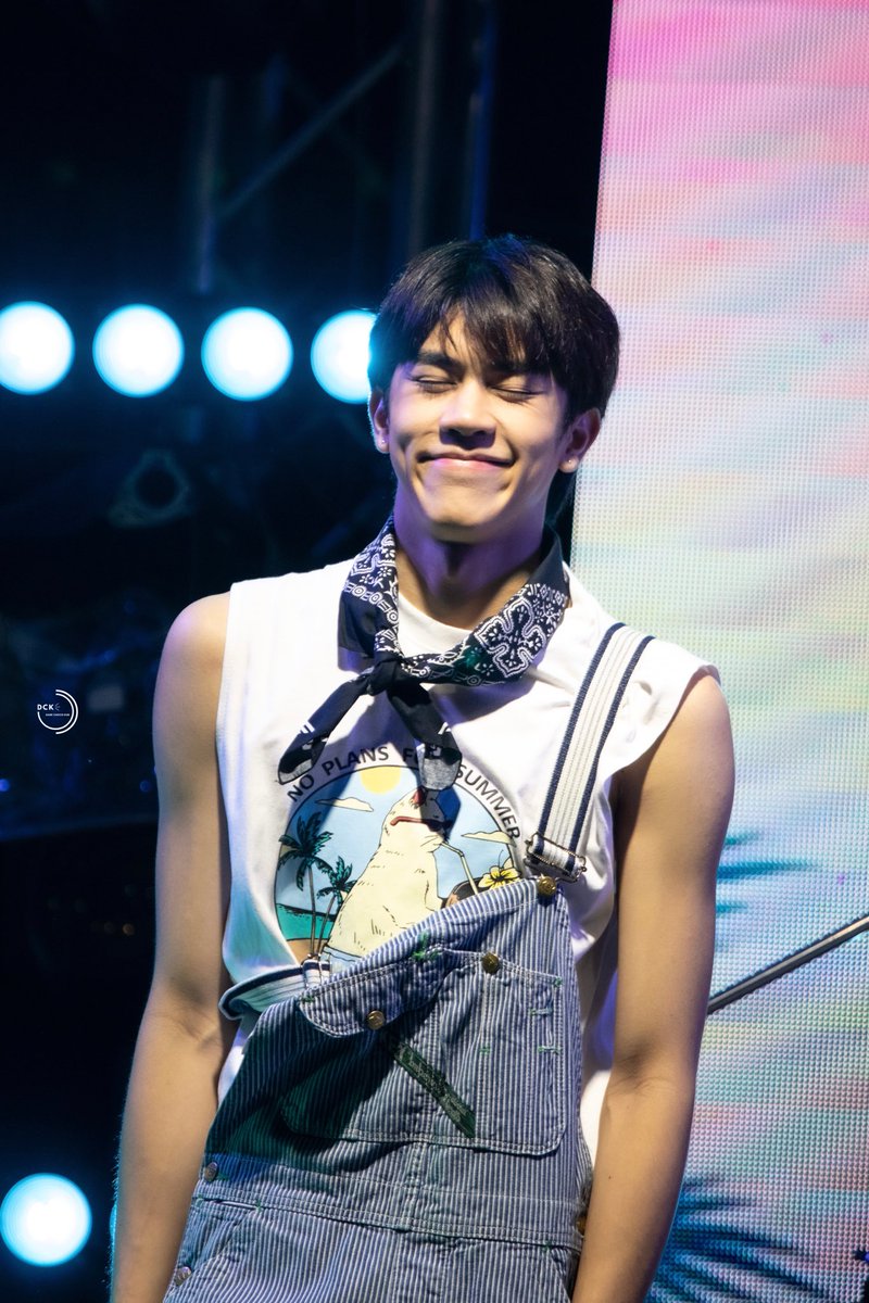 DarkchocokunDCK's tweet photo. 040823 | ยิ้มอะไรขนาดนั่นนนนอ่ะกุน 😆
#rhythmintherain
#PROXIEth #PROXIEChokun https://t.co/nZdlXW9m0I