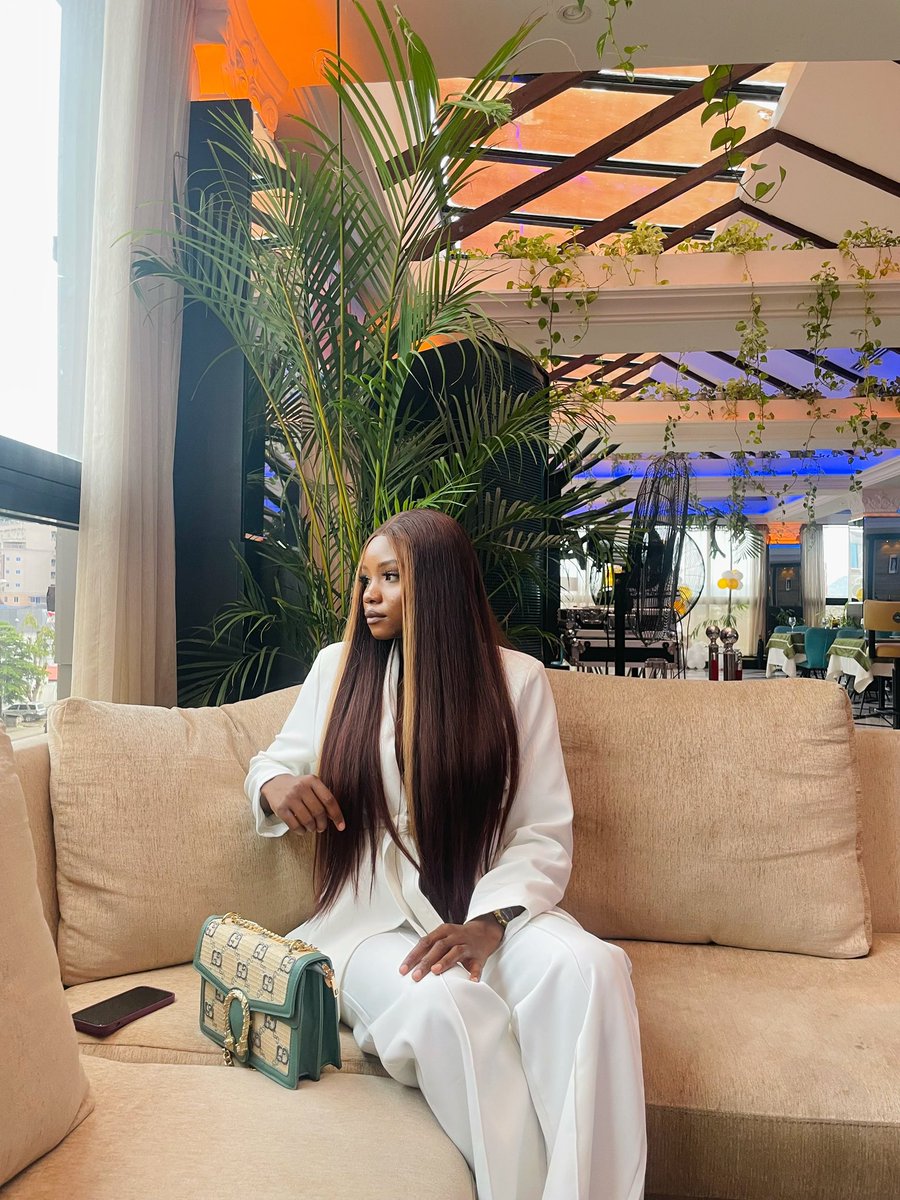 ty_jonana's tweet photo. Come sit with me <3 https://t.co/i2rCgu7KQt