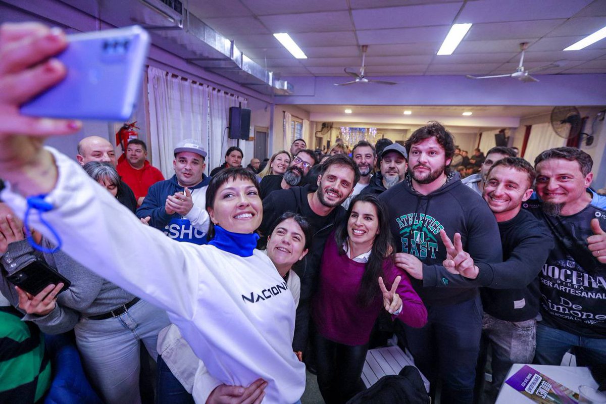 LA INTENDENTA DE LOS CLUBES

Nos reunimos con 250 dirigentes de clubes de barrio que apoyan la reelección de nuestra intendenta 
Mayra Mendoza 👏🏼

Por los sueños cumplidos y por los que vendrán ❤️

#Mayra2023
