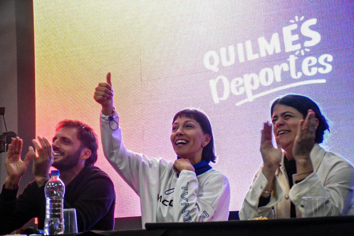NicoMellino's tweet photo. LA INTENDENTA DE LOS CLUBES

Nos reunimos con 250 dirigentes de clubes de barrio que apoyan la reelección de nuestra intendenta 
Mayra Mendoza 👏🏼

Por los sueños cumplidos y por los que vendrán ❤️

#Mayra2023 https://t.co/AJzVIJwr5e