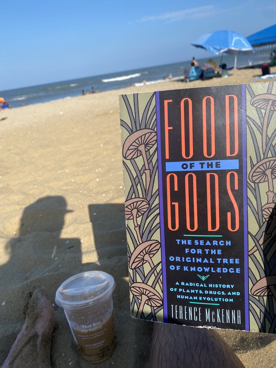 aWaveOfHope's tweet photo. solo trip to va beach to decompress a bit. Turning 27 tomorrow and just booked my flight to dicks! life is good. most of the time https://t.co/IkY9bz4AB9