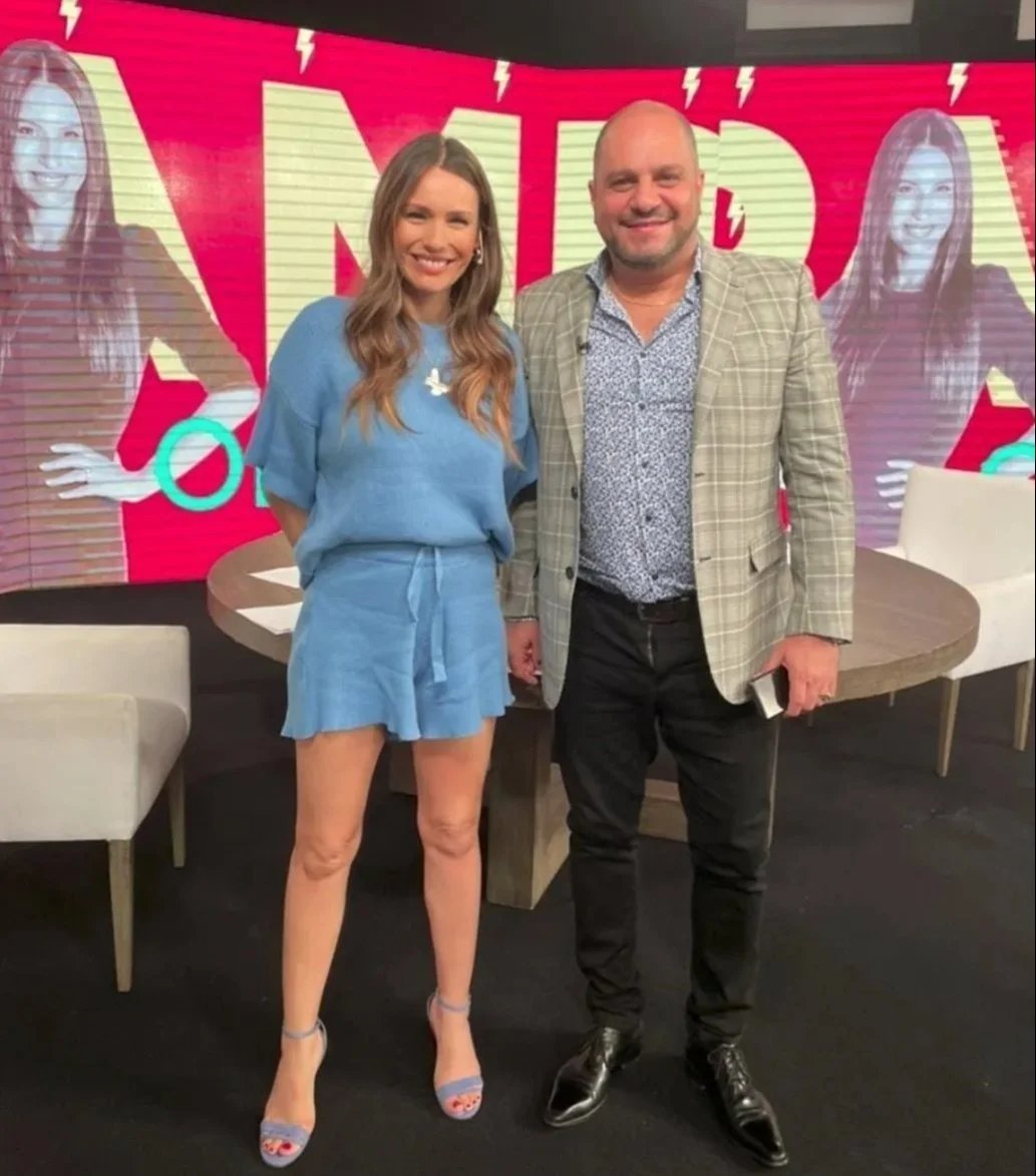 mis2centavos's tweet photo. Pampita promocionó a #CoinX, #VayoCoin, #GeneraciónZoe y al marido. https://t.co/zuLVyIkRwH