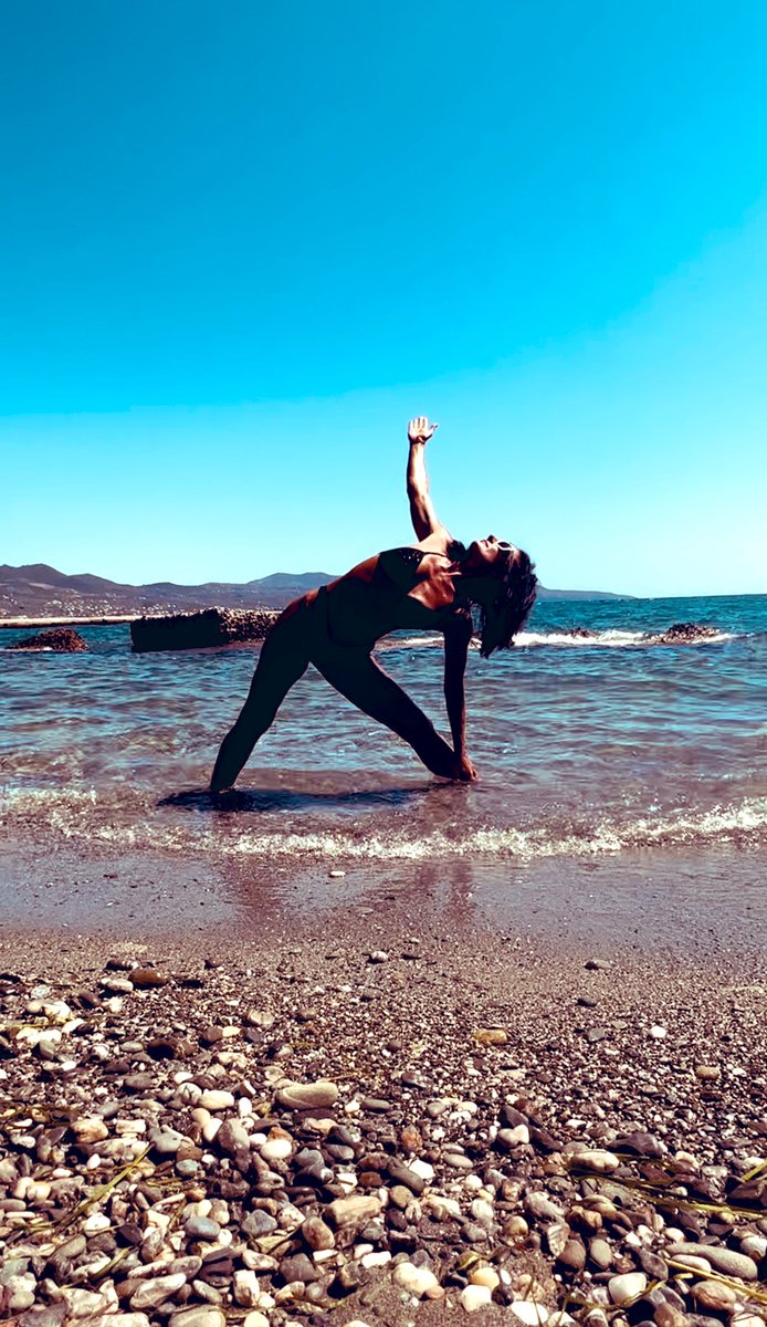 OlgaStamatakis's tweet photo. Sun sea and stretch 💕💥💕💥#flexible #sun #TrainingTuesday  #swim #bikini  #fun #KeepGoing #yoga #pose #hot #Weather #sea #letsplay #stretchy  #today #tuesdayvibe #happy #love #life #HealthTips https://t.co/ULsQKUGGAn