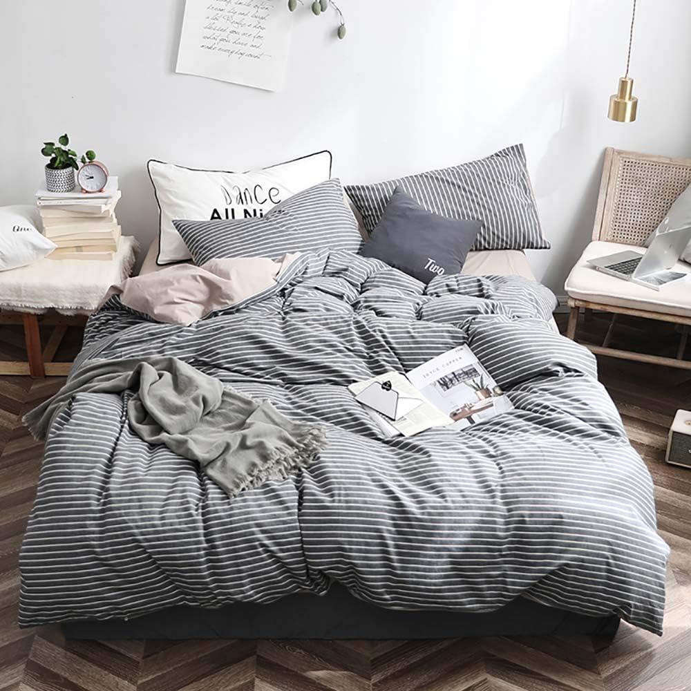 OrcaCameroun's tweet photo. Légère, facile à entretenir et hygiénique, la couette de lit a tous les atouts!
Quelle est la couleur de votre couette ?

#Orcadouala  #Orcayaounde #Orcacameroun #couettes #quilts #duvet #sleeptime #sleep https://t.co/vK3vyHzQhe