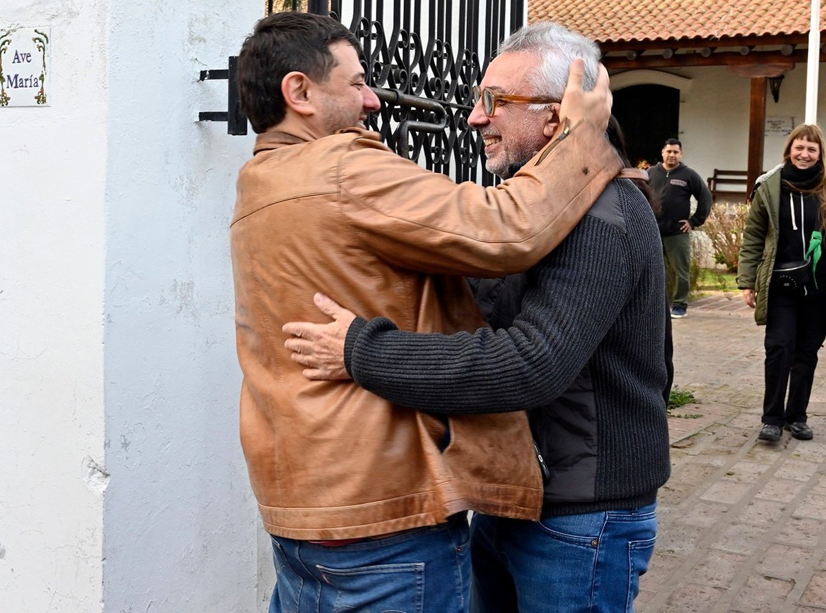ZamoraJulio's tweet photo. Recibimos al Candidato a Presidente de @unionxlapatria, @JuanGrabois en Tigre para conversar sobre los desafíos que se presentan de cara a las próximas elecciones y sobre los proyectos a realizar. Seguimos trabajando para construir la Argentina que queremos. 
#TigreEsMiVida https://t.co/UtzW6zHdB8