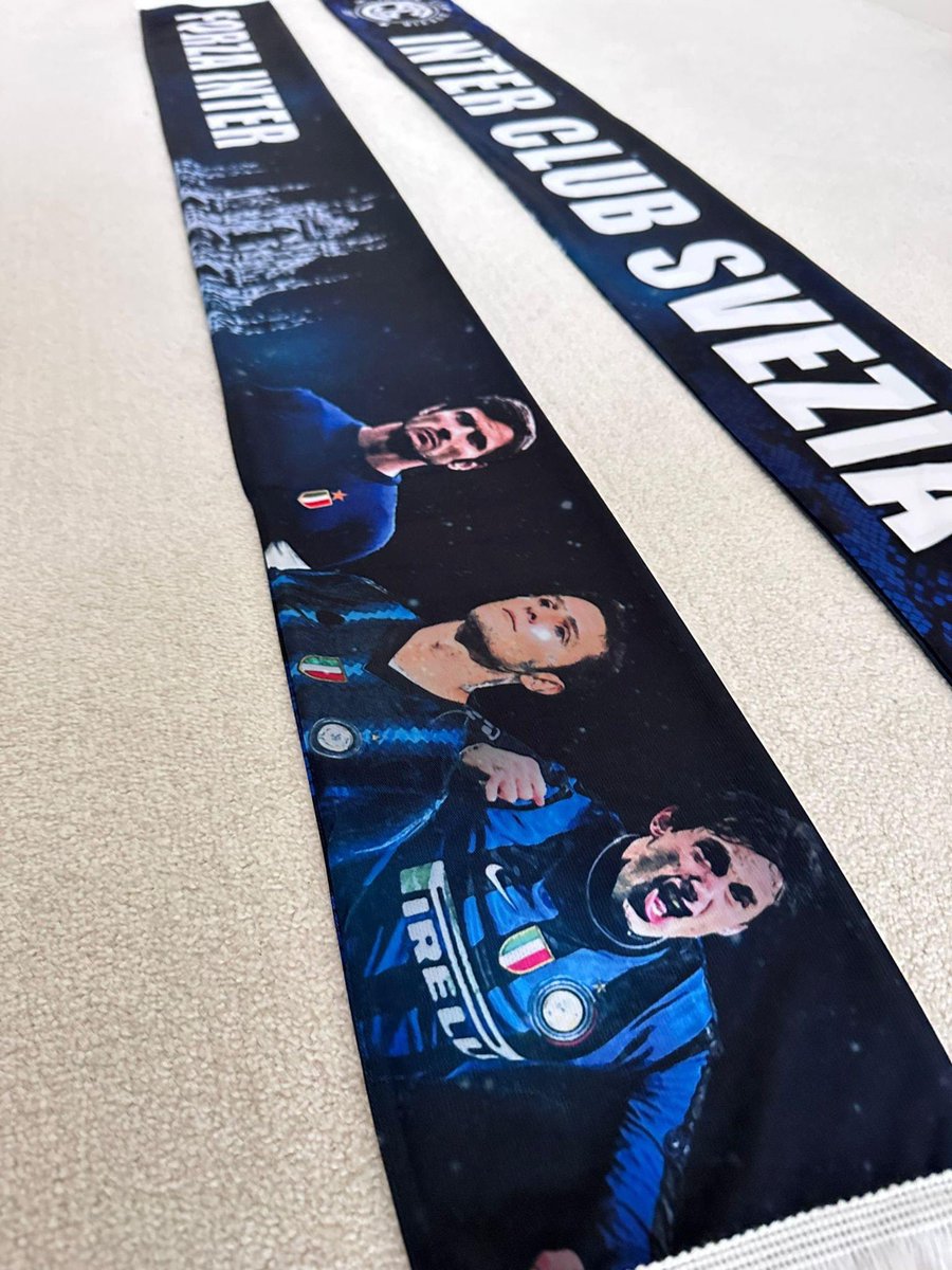 InterClubSvezia's tweet photo. Mina vänner!

Vi kan stolt presentera Inter Club Svezia halsduk för säsongen 23/24.

Det var en lång process med design och beställning men nu har äntligen alla 200 hittat hem och är redo att bäras med stolthet av er interisti!

https://t.co/INGU3f7wdk

Beställ innan 18/8 https://t.co/cp49ftZeAC