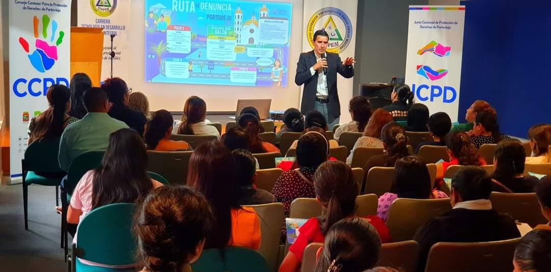 ISTPEM1's tweet photo. 🔊 #IstpemInforma 

👉🏽 Fortalecemos las competencias profesionales de nuestros graduados en beneficio de la primera infancia 👶🏻👧🏻

📌 El 4 agosto en el Auditorio del Museo de Portoviejo, se dieron cita 132 Tecnólogos Superiores en Desarrollo Infantil Integral. 

#CrecemosJuntos https://t.co/ui7Mu1ZP8I