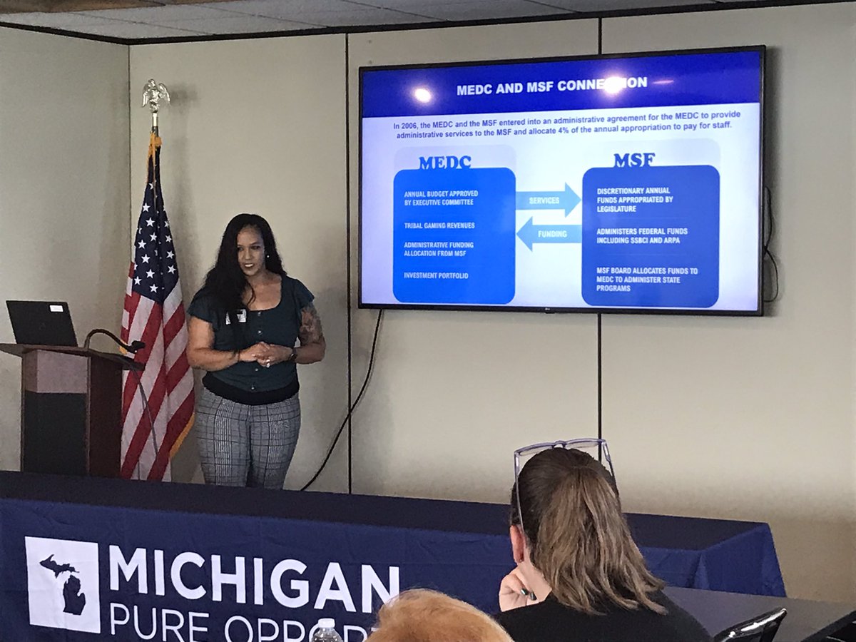 ChuckMICATeam's tweet photo. A TON of great information and resources shared at The St. Clair County Small Business Seminar. @MiPlaceNews @MEDC @eda_scc @DowntownPH https://t.co/XKweAvIahr