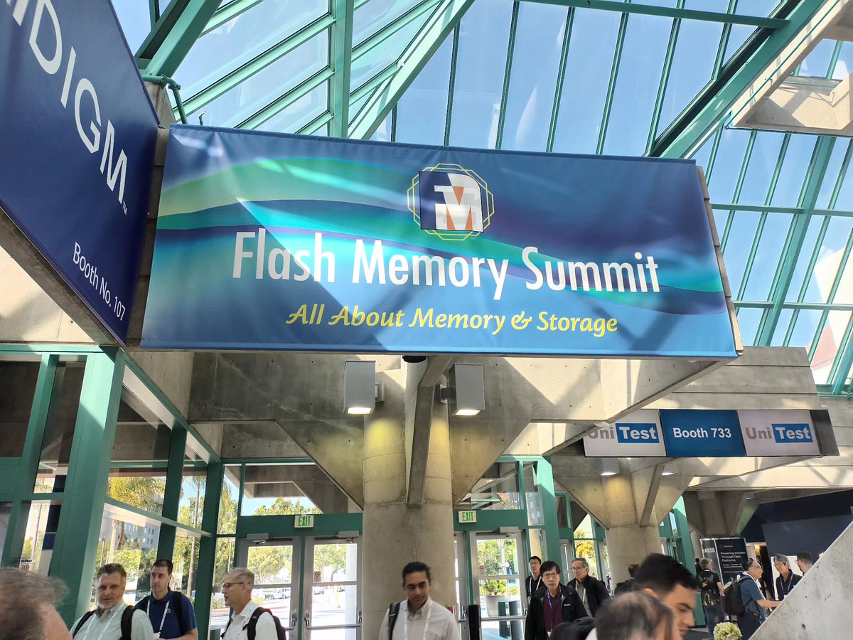 The doors have opened to #FlashMemorySummit 2023! If you are here let me know and let's catch up; Lisa Hugill is also here. Don't forget: I will be taking questions about international PR this evening at the 'Chat with the experts' session. #StoragePRSpecialists @loopyLJH