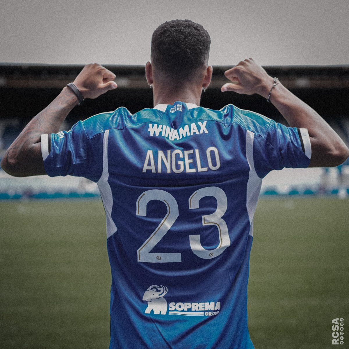 RCSA's tweet photo. ✍🏼 #MercatoRCSA | Le Racing Club de Strasbourg Alsace et @ChelseaFC ont trouvé un accord pour le prêt, sans option d'achat, de l'attaquant brésilien Ângelo Gabriel au Racing jusqu'à la fin de la saison.

💙 Bem-vindo Ângelo !