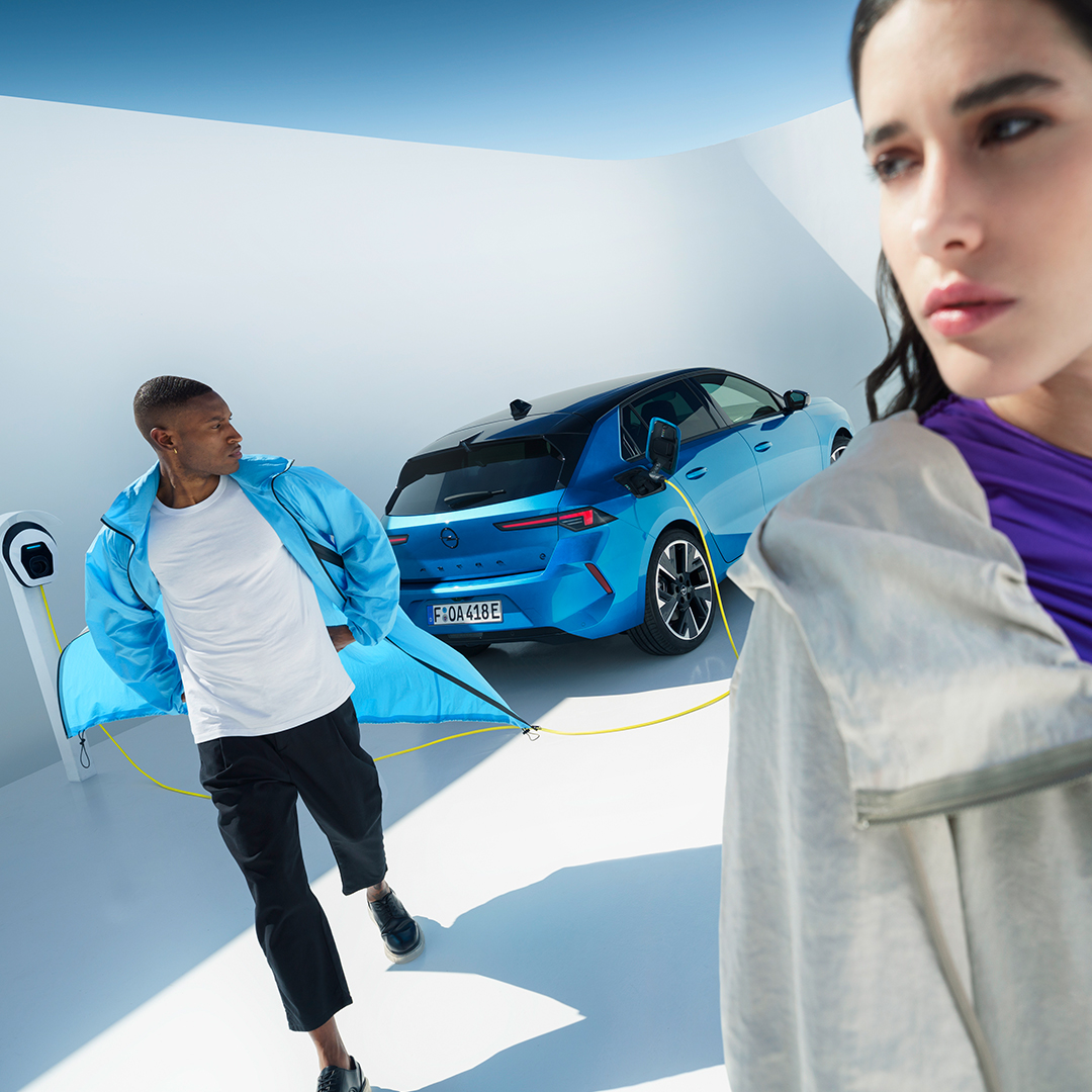 GrupoMPalma's tweet image. #HiEnergy ⚡ - El #OpelAstra Electric hace que te vuelvas por su diseño atrevido y movimiento 100% eléctrico.