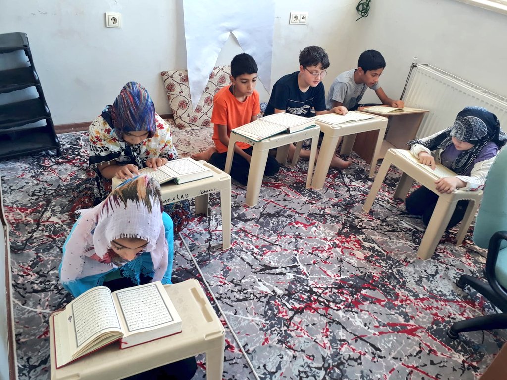 tugvaergani's tweet photo. #TÜGVAKadınVeAile | Kur'an'ı Kerim Kursu
Kalbin şifası Kur'an okumaktır bilinciyle güne ümmetin , geleceğin pırıl pırıl gençleri ile Kur'an tilavetinde bulunduk. 🤗👁️‍🗨️

@ibrahim_besinci @OmerBugday_99 @a_karaaslan69 @Av_TubaArslan https://t.co/Lklcsx8Dvq
