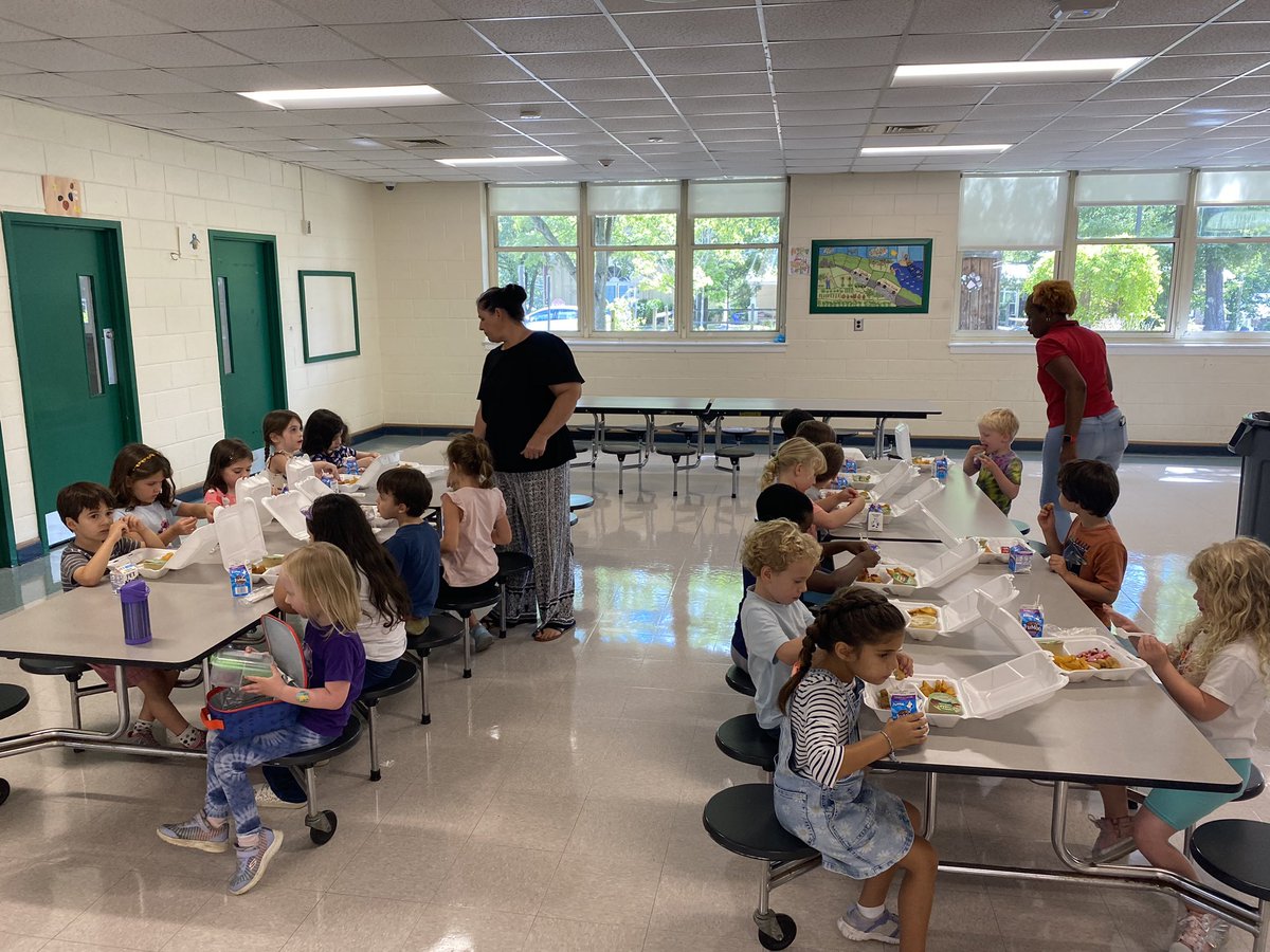PrincipalMattia's tweet photo. We enjoyed meeting some of our Kindergarten students today as we began our Kindergarten readiness program. #EKPowe #weareDPS https://t.co/ldb45Xukjx