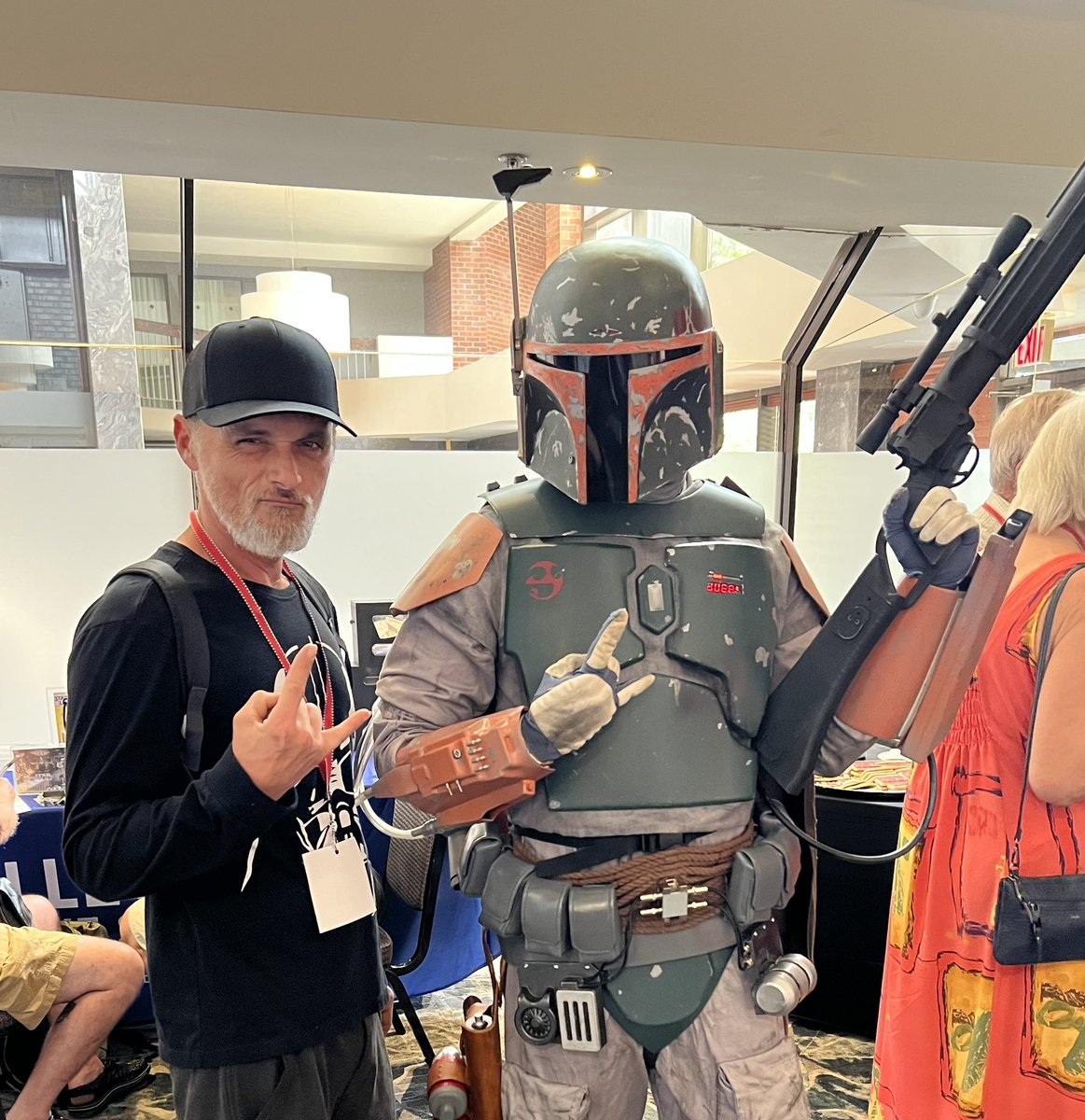 Me ‘n Boba throwin horns… 
#starwars #bobafett