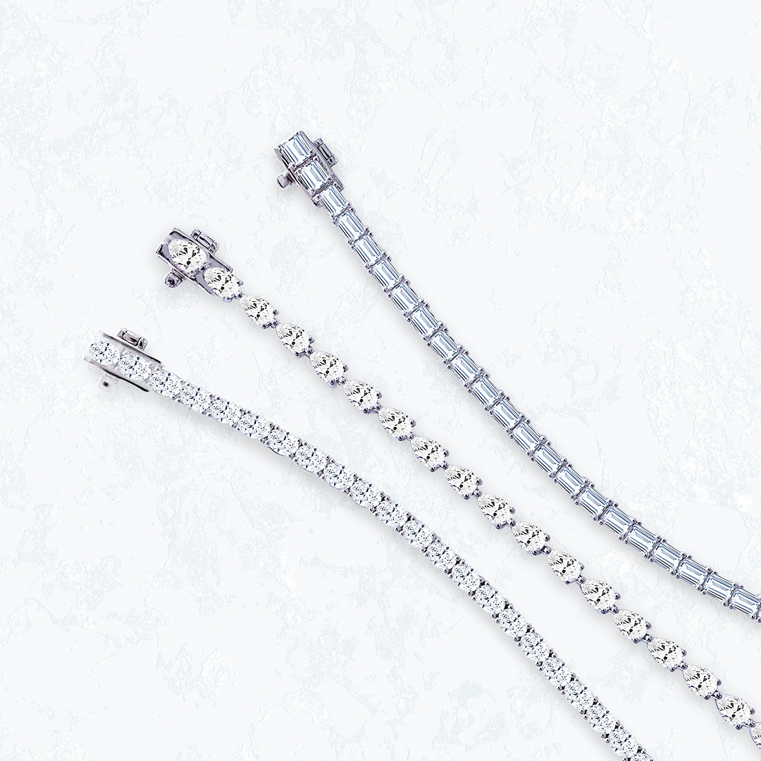 Ashi_Diamonds's tweet photo. Modern Glamour, Eastern Flair: Discover East-West Diamond Bracelets ๐๐โจ๐
#EastWestJewelry #FusionDesigns #EastMeetsWest #ArtisticBlend #ASHIDiamonds https://t.co/be0pAT5qQG