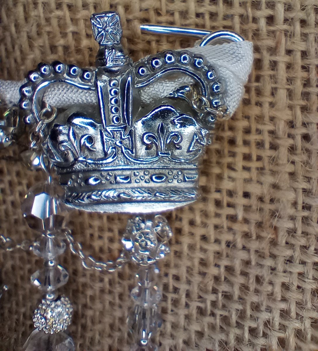 SilentTheatre1's tweet image. #jewellery is trending #brooch #independentstyle #shopindie etsy.com/uk/shop/GrimmP…