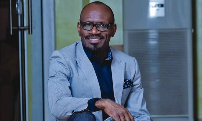 ayomairoese's tweet photo. Pastor Taiwo Odukoya and the Fountain of Life church have blessed my life tremendously. This is such sad sad news. I pray for the Odukoya family, the TFOLC family and the body of Christ. May God comfort and strengthen all in Jesus name 🙏🏾 https://t.co/ENCdtsPPLw