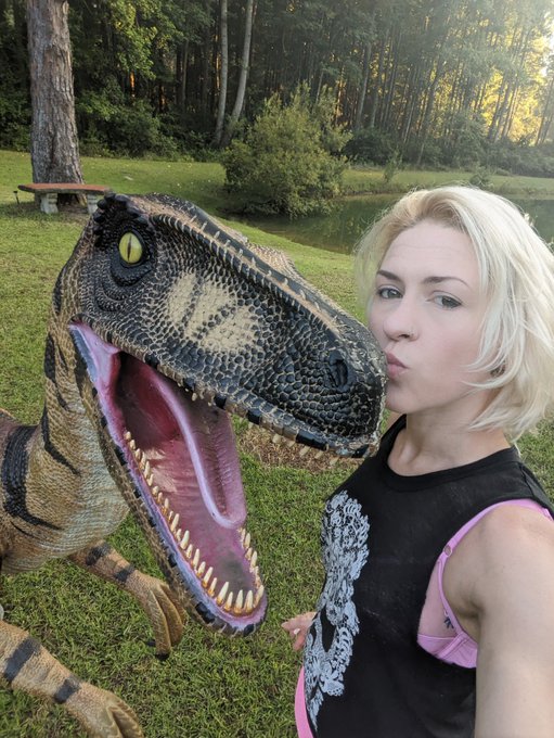 The things you find on a road trip 😱  @TwiggyMcStmpwzl @PortiaEverly @Trixie_E11 @lewrubens https://t<a class="tags" target="_blank" title="On Twitter" href="/?out=eyJ0eXAiOiJKV1QiLCJhbGciOiJIUzUxMiJ9.eyJpYXQiOjE3MjE2NTM2NTAsImlzcyI6InR3cG9ybnN0YXJzLmNvbSIsIm5iZiI6MTcyMTY1MzY1MCwiZXhwIjoxNzUzMTg5NjUwLCJyZWRpcmVjdF91cmwiOiJodHRwczovL3R3aXR0ZXIuY29tL1R3aWdneU1jU3RtcHd6bCJ9.y5Go1y5jkgHzSNiEEcP8p46IMq4bf2-zQSvD5IG8zJVqNDOPpUj302U95C7WgeCQZ93DMIeEF9omyJ2YETzPAg">@TwiggyMcStmpwzl</a><a href="/tag/tardis"class="tags"><span>#tardis</span></a><a href="/tag/drwho"class="tags"><span>#drwho</span></a>