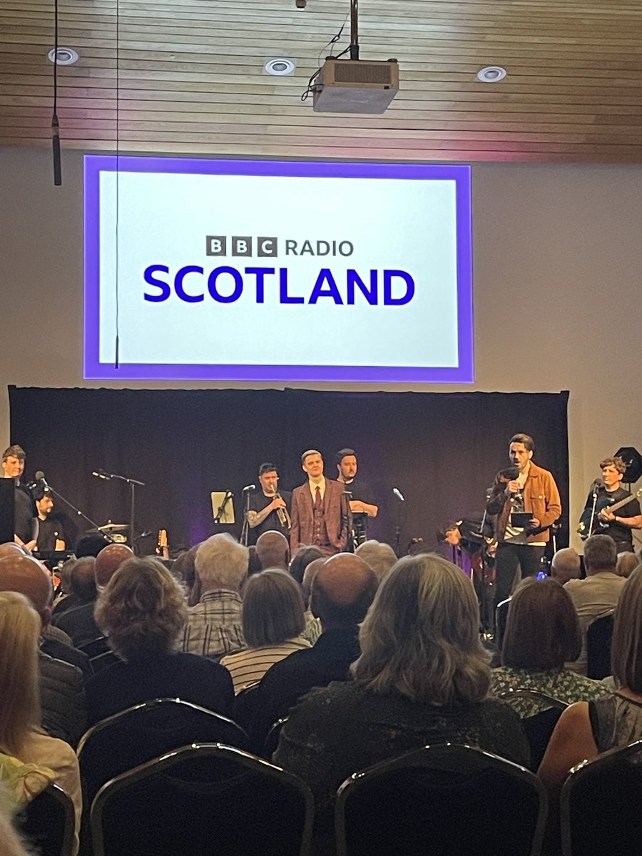 gcairns68's tweet photo. Great to be here at @bbcquaysessions with @roddyhart. @LukeLaVolpe rocking the stage! And @melcairns99 just made it in time #goodtimes #liveandalive https://t.co/ujGWvKlOSt