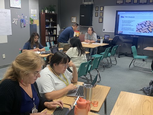 disdstemscience's tweet photo. Our fantastic 6-12 @dallasschools science teachers are collaborating to complete TEKS breakouts activities here at #backtoschool training at Townview #STEMscience core content @sciencejenny @mibroughton @TeamDallasISD https://t.co/urNyLjiPm5