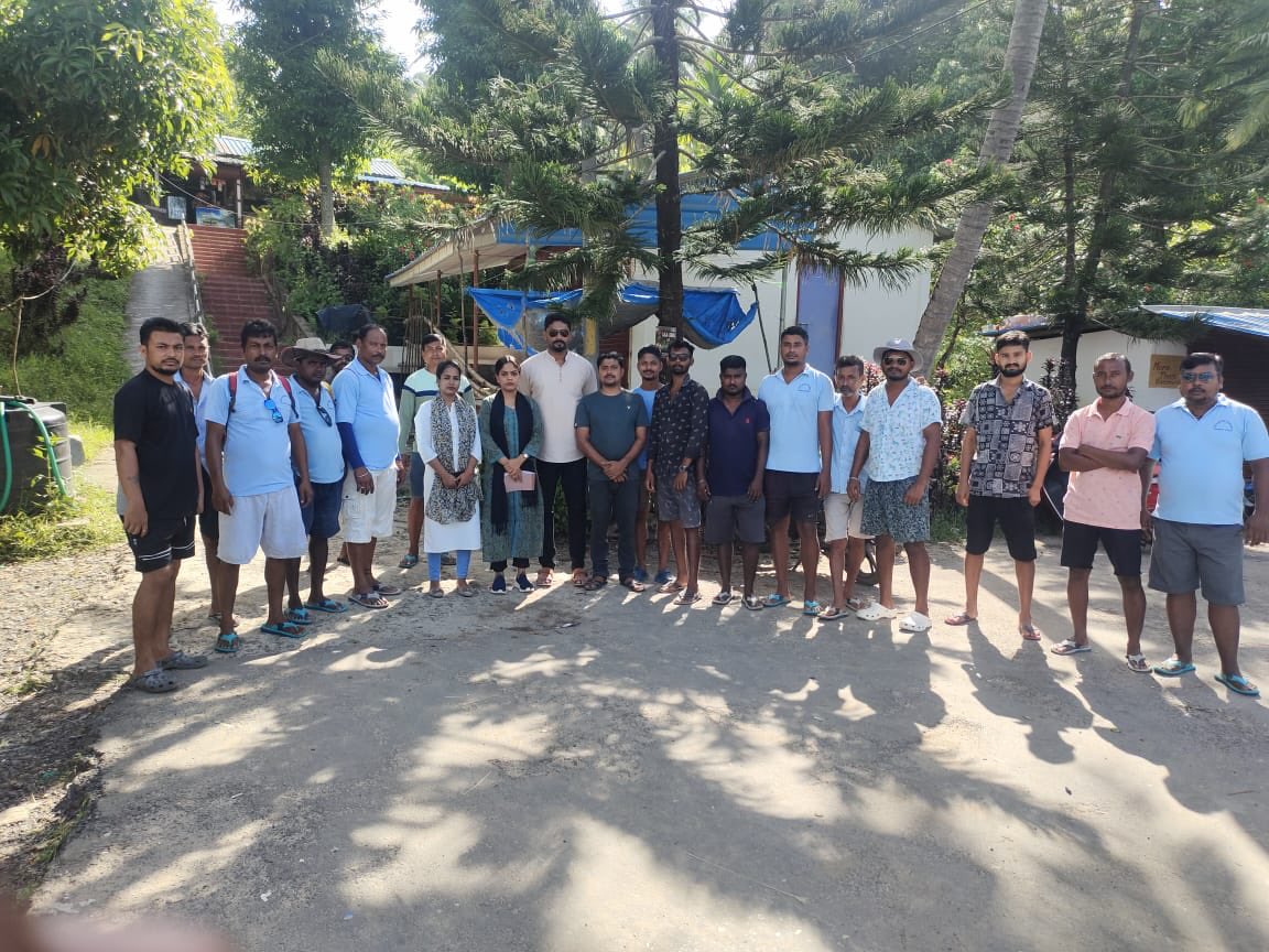 dikshadular15's tweet photo. Had a great visit to Shaheed Dweep Islands where energetic youth welcomed and took around the areas where Administration is demolishing the shops. Visited different areas and listened to the residents and attempted to resolve some issues ⁦@Allavaru⁩ ⁦@srinivasiyc⁩ https://t.co/RtG7xsHkzC
