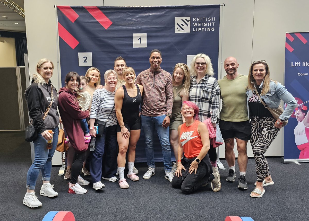 hanbeau3's tweet photo. British Champs 2023 🏋🏽‍♀️! Finished 4th in Britain, didn't have the best day on the platform only hitting 3/6 lifts (75/102), but I had a great time with the best (and loudest) cheer squad 🥰🤍 #BritishChamps2023 #TripleXSquad https://t.co/9Uqc5X0l1B