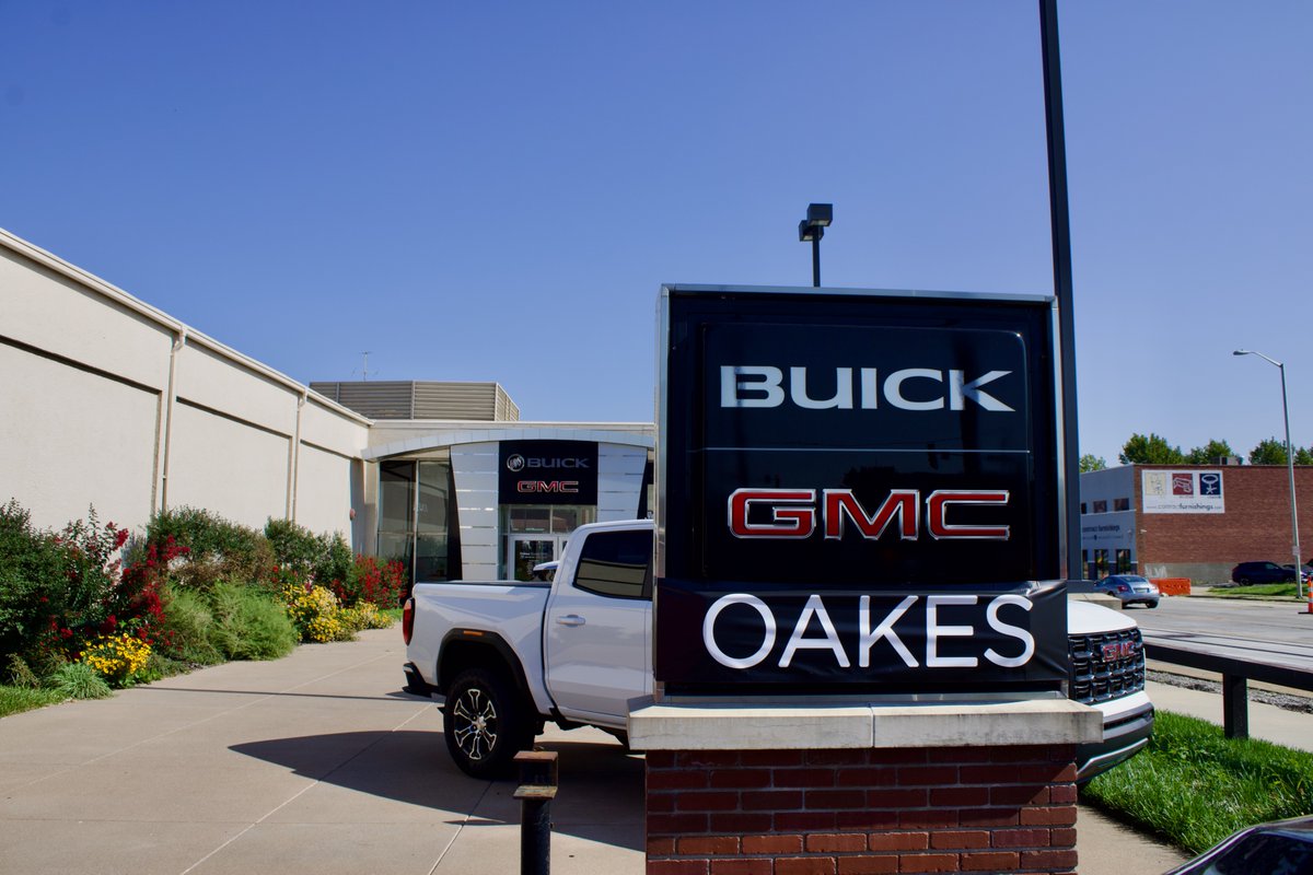 OakesAuto's tweet photo. Oakes Buick GMC officially has Oakes signage up! Come by today and allow our team to find the perfect vehicle for your lifestyle.
📍3200 Main Street, Kansas City, Missouri
#OakesAuto #OakesBuickGMC https://t.co/9gY17YBW2M