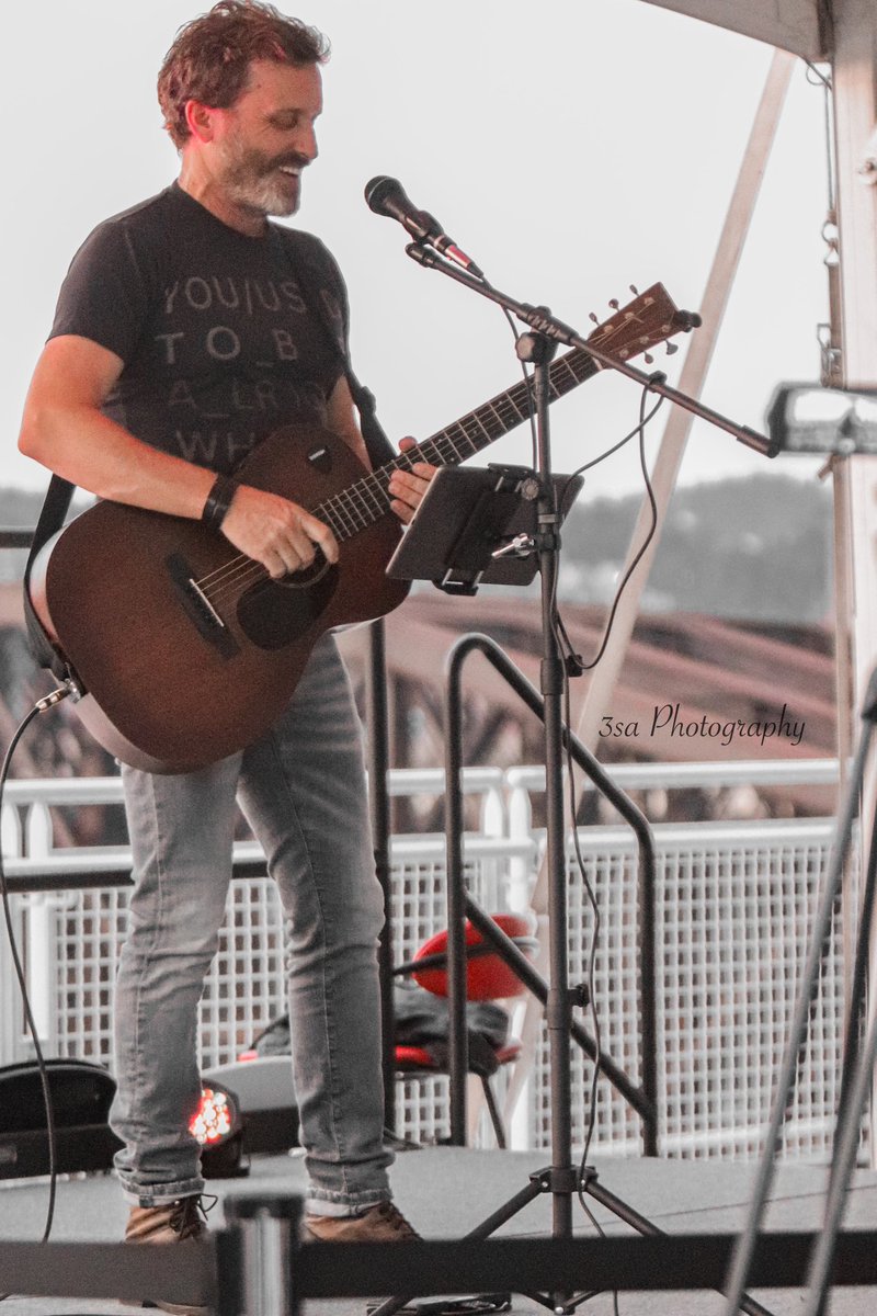 3saPhotography's tweet image. A few more…
Rooftop Show
Rob Benedict
#MomentoCon
Pittsburgh
8-5-23