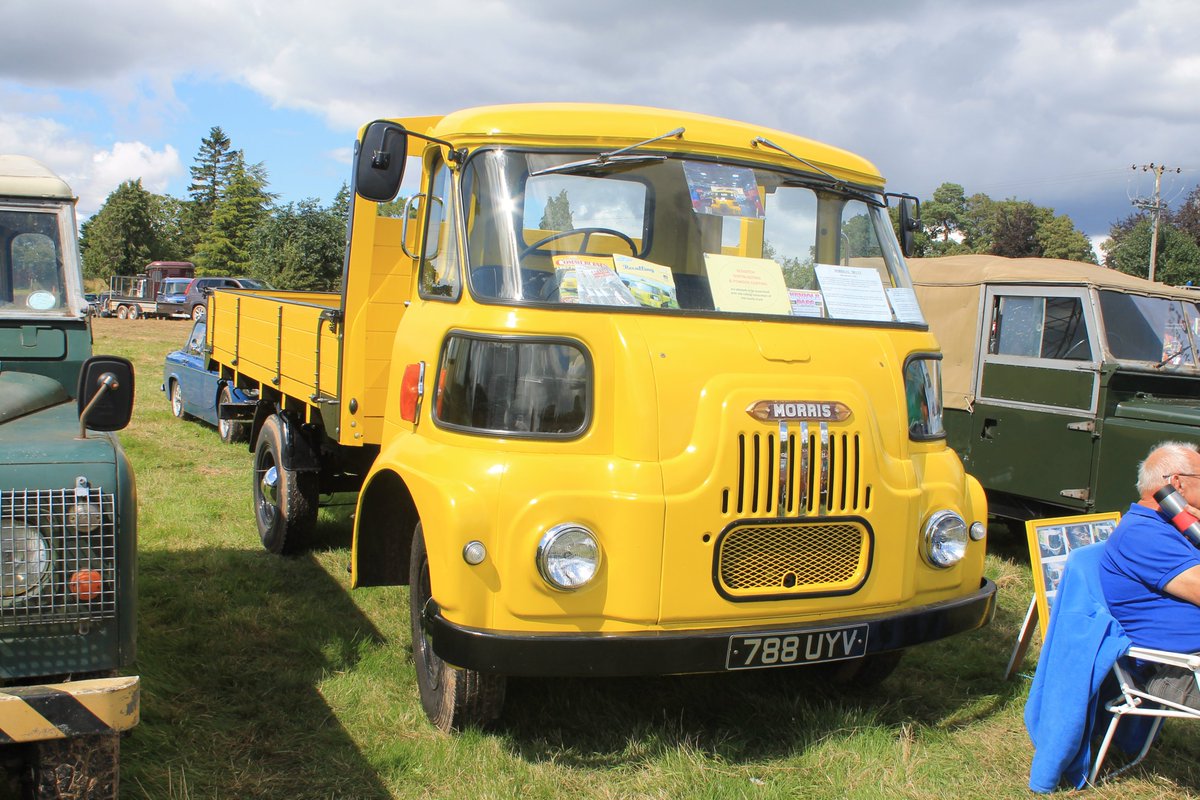 One for our commercial vehicle fans, a Morris FG dropside in mint condition