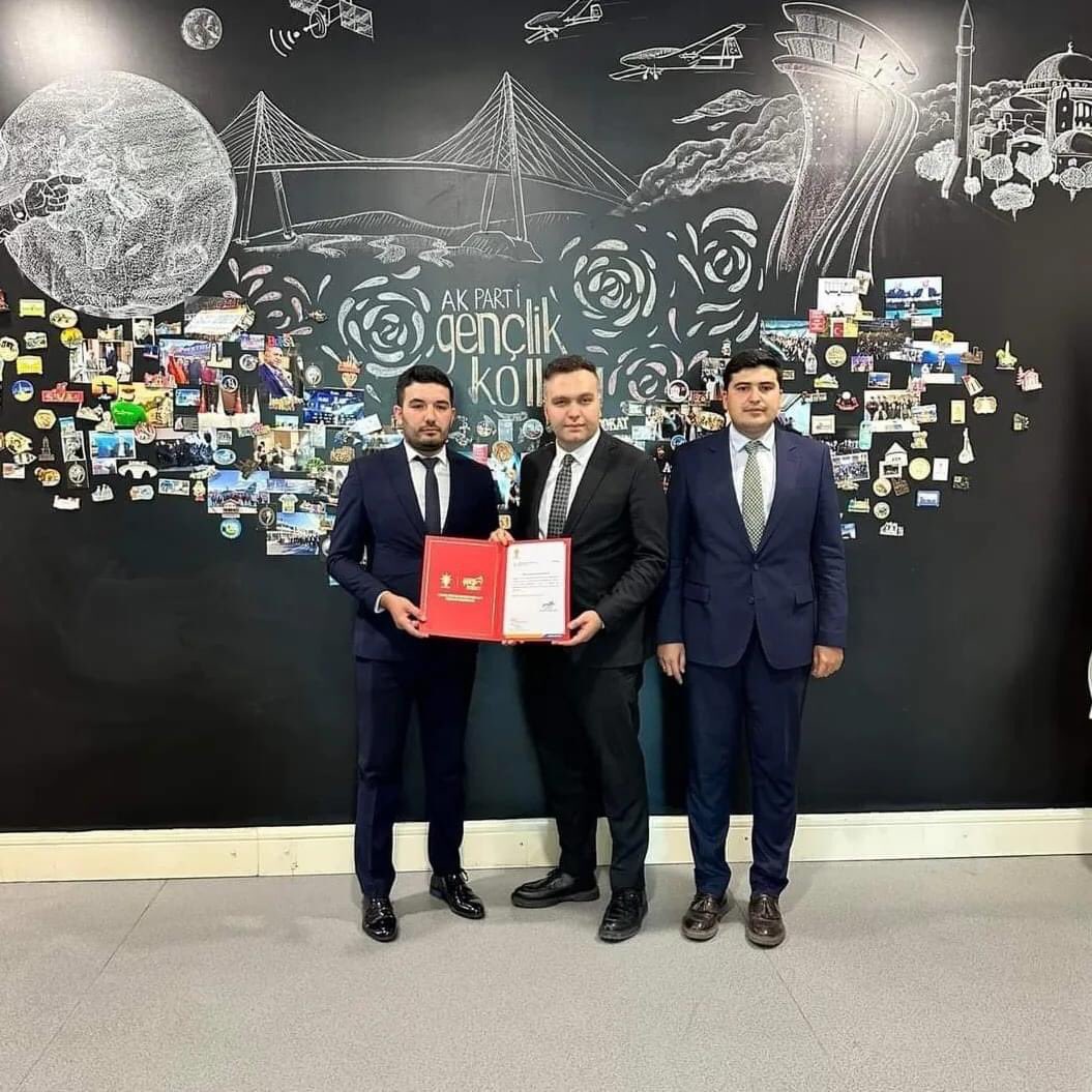 Ak Parti Antalya İl Gençlik Kolları Başkanlığı görevine atanan <a href="/NiyaziAlkan007/">Niyazi Alkan</a> kardeşimize başarılar dilerim.

Görevi devreden <a href="/alibayramdogan/">Av. Ali Bayram DOĞAN 🇹🇷</a> başkanımıza şimdiye kadar yapmış olduğu çalışmaları ve emeklerinden dolayı teşekkür eder. Yeni görevinde başarılar dilerim