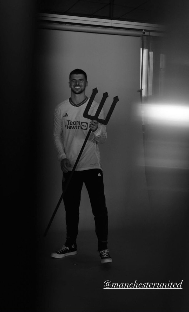 TwoTerty1_'s tweet photo. Mason Mount is a Proper Red Devil 😁❤️ https://t.co/fk3GTyZ4lB