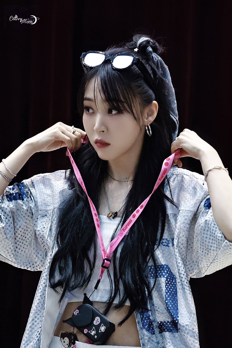moonbyul pics tweet media