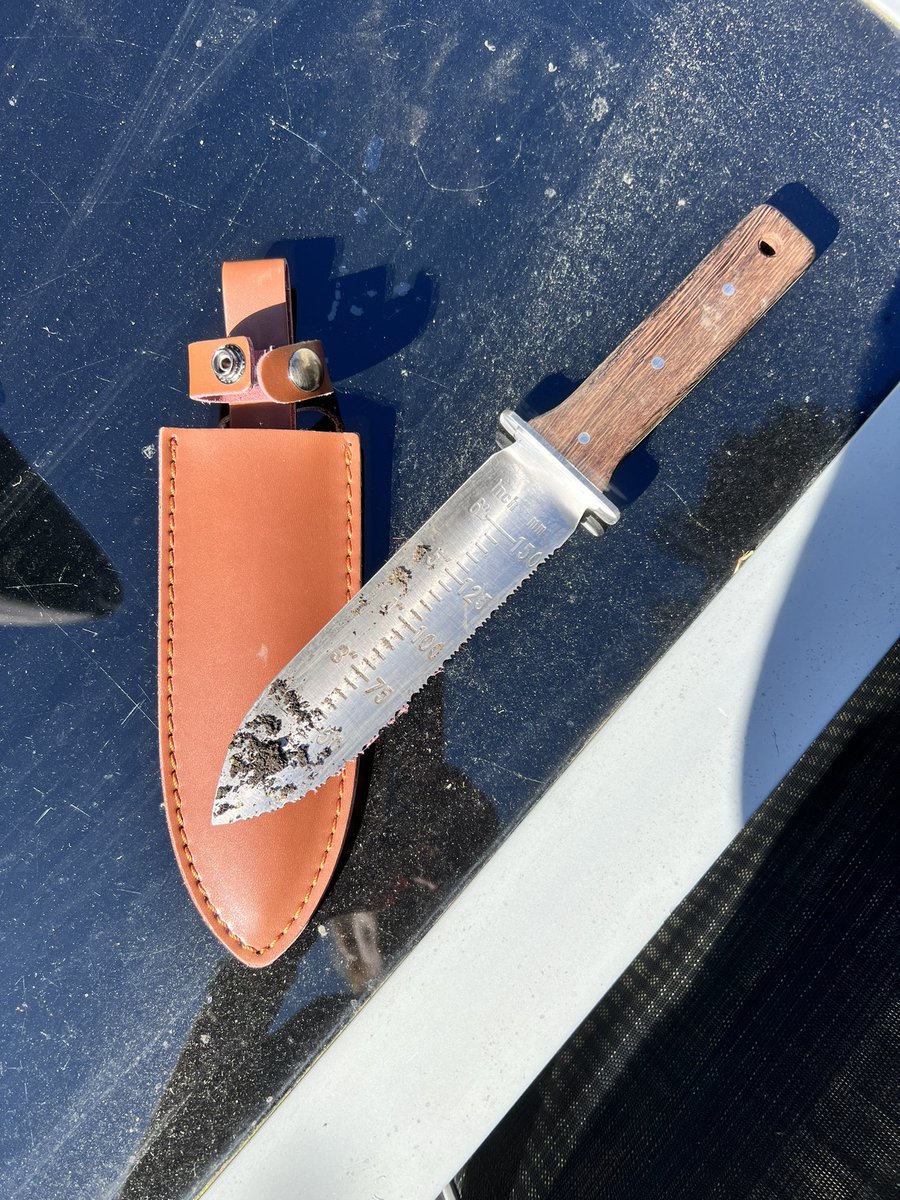 My new favourite gardening tool #horihoriknife #GardeningTwitter