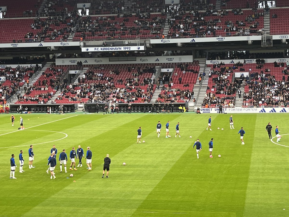 JHoutappels's tweet photo. Nog 1x in het Parken Stadion van FC Kopenhagen. Voorronde Champions League tegen Sparta Praag. Al voldoende Tsjechische supporters gespot vanmiddag in de binnenstad. https://t.co/9h6lSmsSII