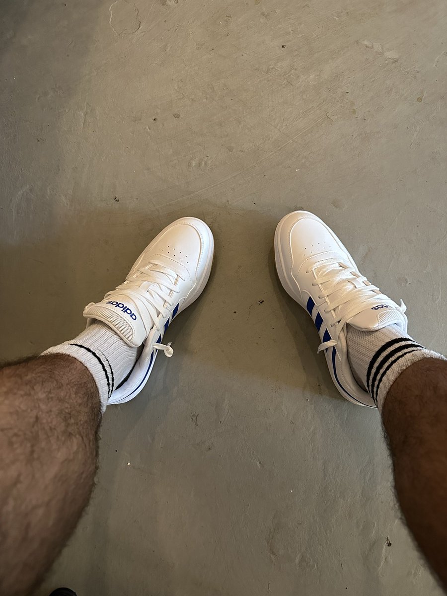 brunodebarce's tweet photo. take them off? https://t.co/yodaZUyHEK