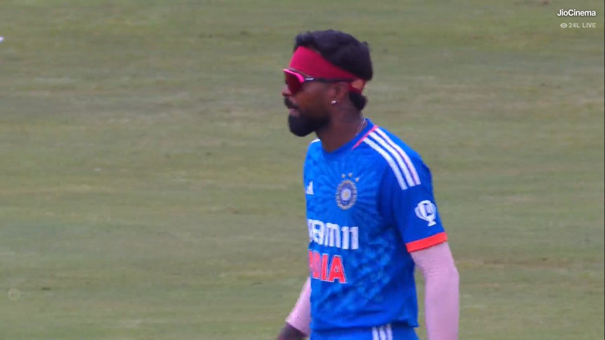 AvengerReturns's tweet photo. Tilak Varma needs one run to score 50 and Hardik Pandya hits a six to win the game.

This guy is clearly not happy with Mumbai Indians players 😭😭 https://t.co/ZPcvLIxL9G