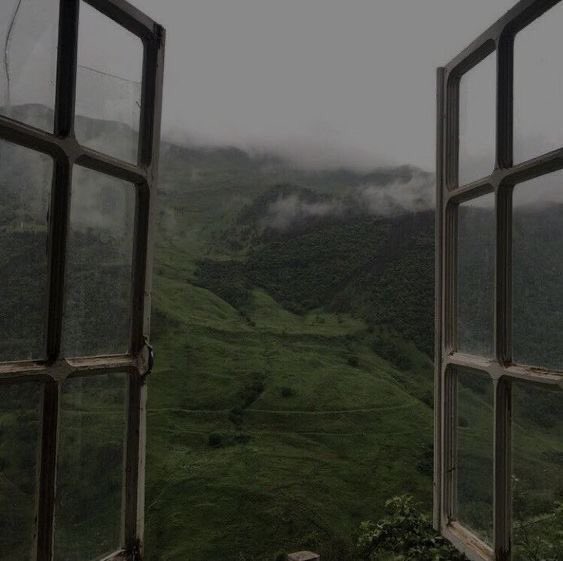 gIoomyweather's tweet photo. gloomy day. https://t.co/M1Aq4Oyrpc