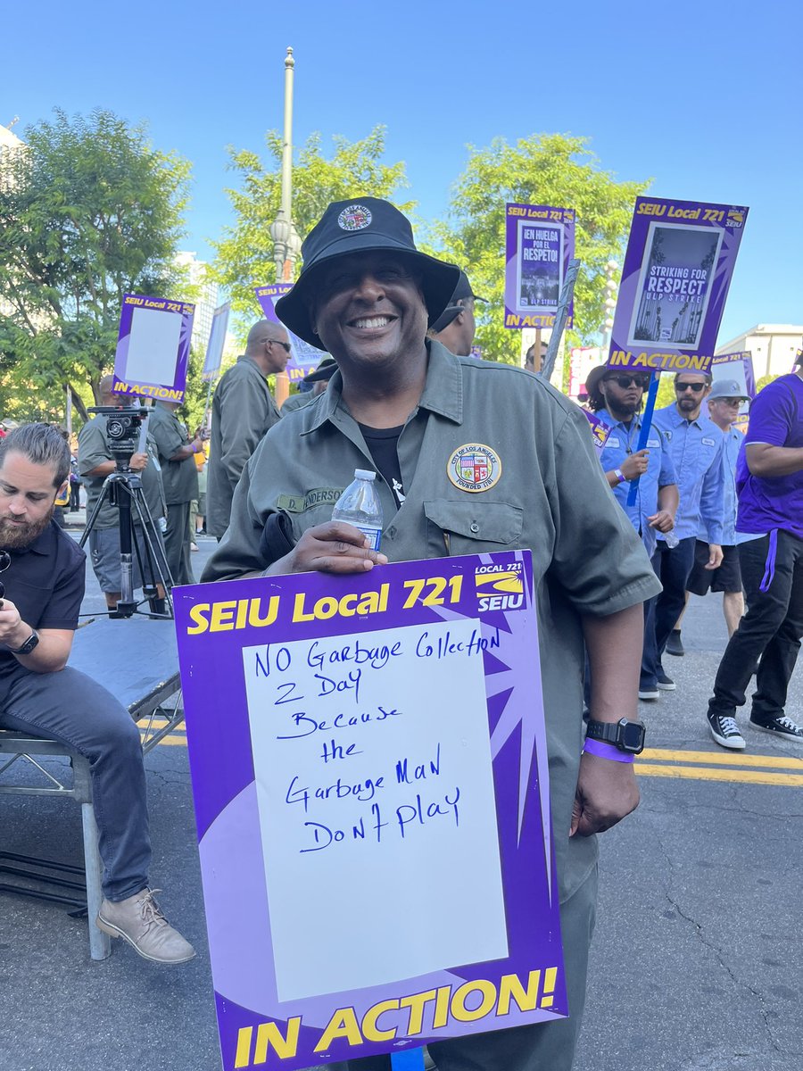 Don’t mess with @seiu721. The Garbage Man don’t play. LA’s #ULPstrike #hotlaborsummer #UnionsForAll