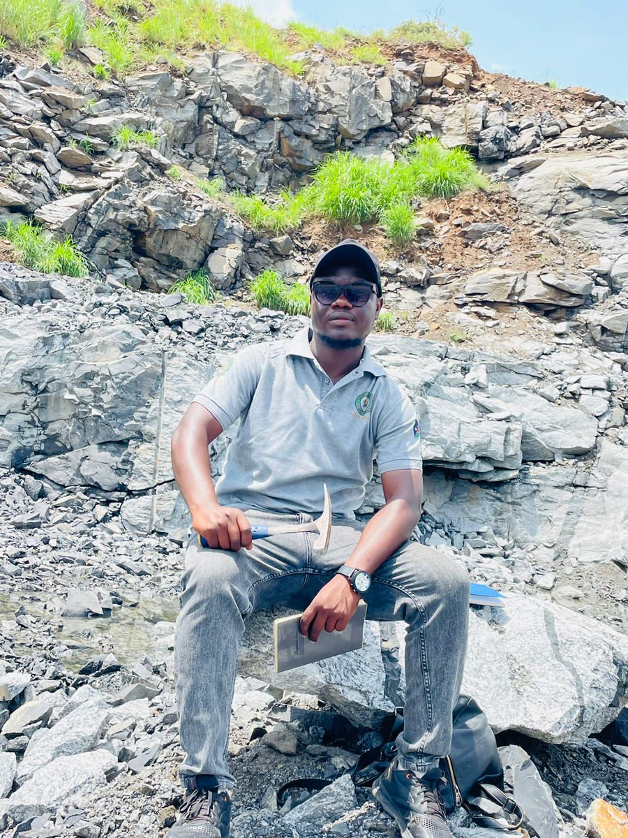 RehanSci's tweet photo. Field trip to Abiliange Mountain 
#SouthSudan 
@SSOT 
#Juba https://t.co/uTc01RMQpg