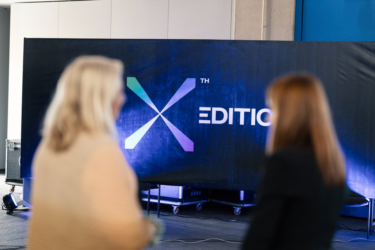 ShijoKosoven's tweet photo. Edicioni jubilar i @Dokutech i mbajtur me 5 dhe 6 Gusht na solli një program me aktivitete të larmishme ku u diskutua dhe ku mësuam më shumë për ndërthurjen e inteligjencës artificiale me industrinë kreative.

#DokuTech #IPKOFoundation #inteligjencaartificiale https://t.co/z8Ba8iOHHW