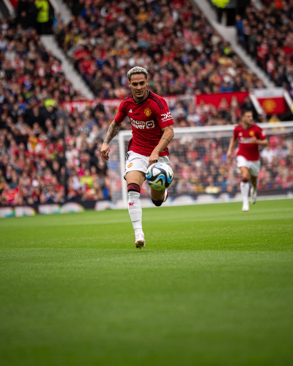 pacofoot's tweet image. Le mancunien @antony00 dans son jardin d’Old Trafford ! 🔴🧑🏽‍🌾🇧🇷⚽️ #antony #ManchesterUnited #oldtrafford