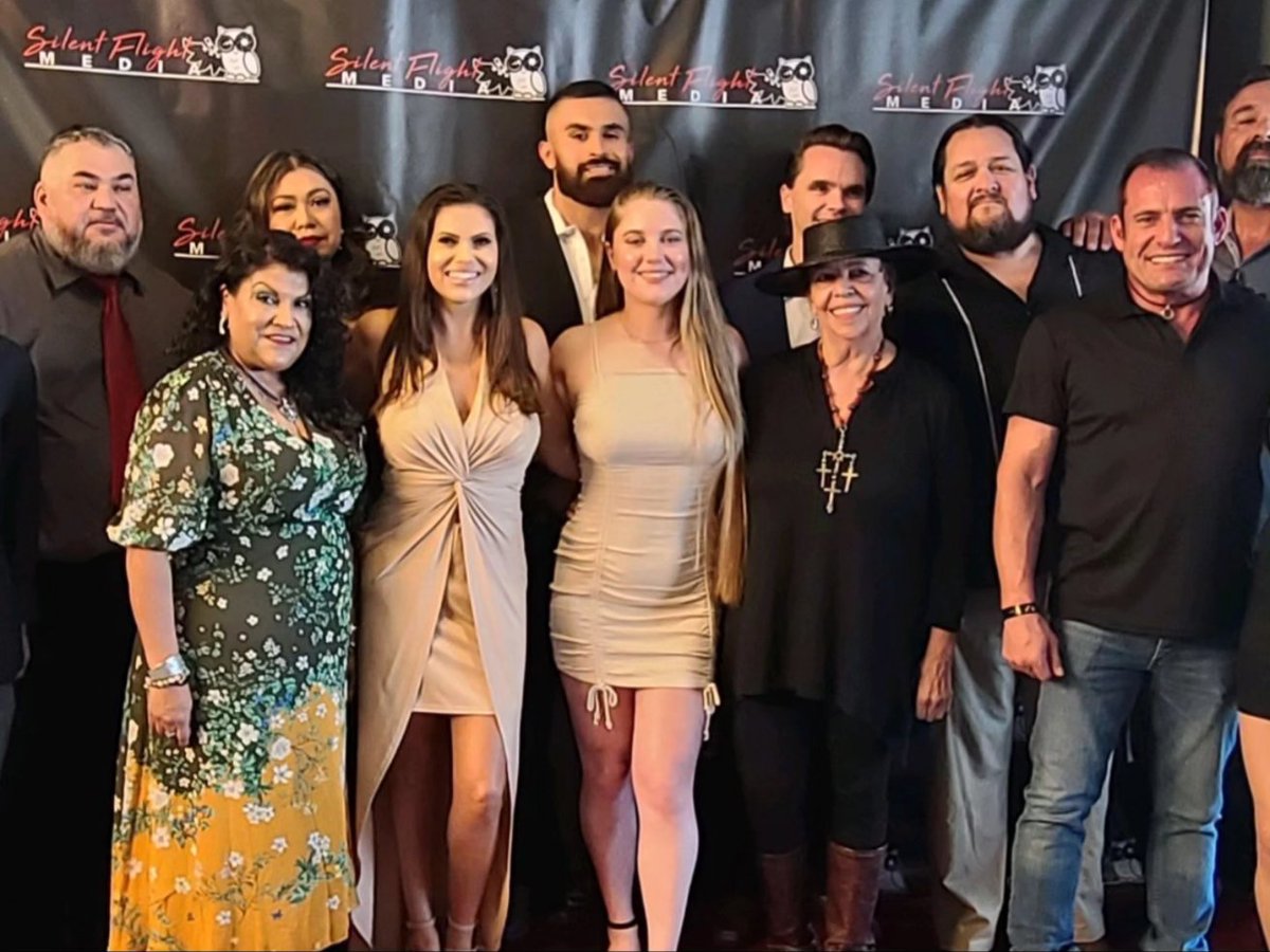 PaigeOSteak's tweet photo. Here are some pics from our Sacred Mask premiere on Thursday.

What a great evening with great people. Thank you to those who came and sold out our theater! https://t.co/yJh8AWbhRa