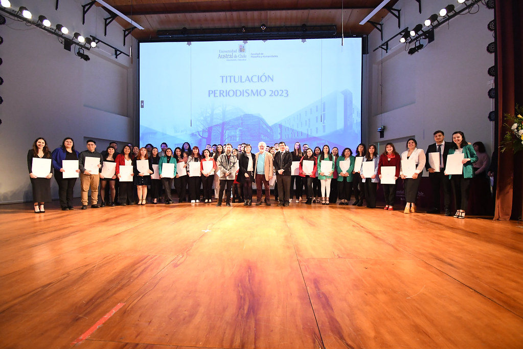 📰El pasado viernes 04 de agosto se celebró en el Aula Magna la ceremonia de titulación de la carrera de Periodismo de las generaciones 2019, 2020 y 2021. 

¡Felicidades a nuestros titulados y tituladas! 👨‍🎓👩‍🎓

📌 Accede a la nota completa aquí: humanidades.uach.cl/escuela-de-per…