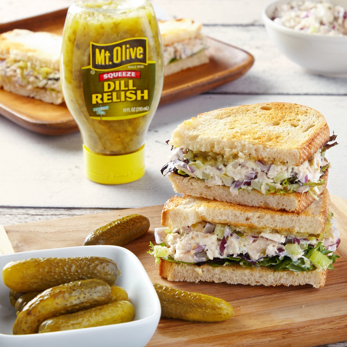 🥪 National Sandwich Month continues! How do you make your tuna salad? 🥒 Ours features red onion, celery, and dill relish!

Recipe: mtolivepickles.com/recipe-items/t…

#TunaSalad #TunaSaladSandwich #Relish #SweetRelish #DillRelish #DillRelish #KosherDill #TunaSalad #BestTunaSalad