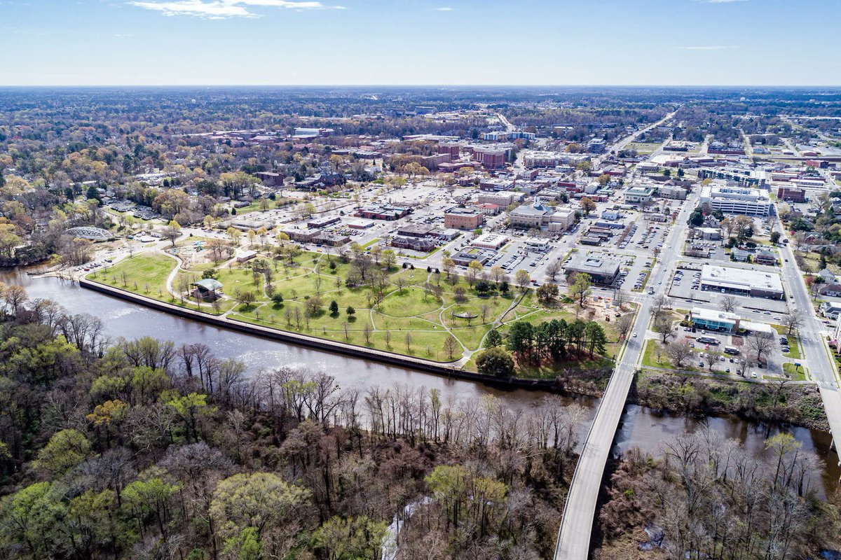 ecustepp's tweet photo. #ECUSTEPP Students, #ARRRGH you going to be in #Greenville next week?📍

Are you interested in joining the #ECUSTEPP23 Cohort for #STEPPBootCamp? Reach out to Ashley Cooper if you want to join in 👋

Email Ashley ➡️ cooperash22@ecu.edu

📸: @GreenvilleNC https://t.co/hnciqtW0qh