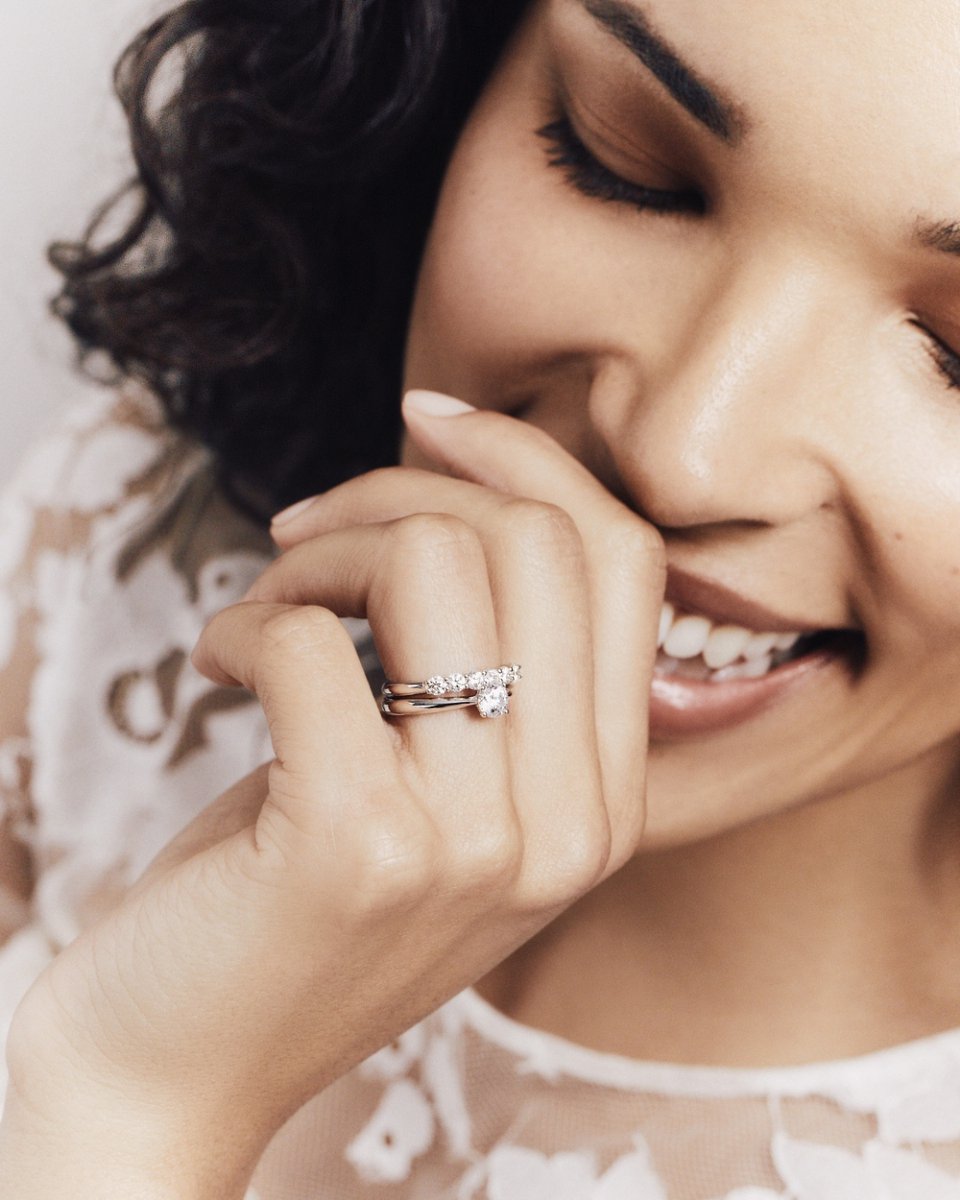 Chantry_place's tweet photo. Have you seen the new and exclusive traceable collection from Ernest Jones? With fully traceable, responsibly sourced natural diamonds, handcrafted in recycled platinum or 18ct gold that’s made with renewable energy.

#CelebrateYourStory #Norwich #ErnestJones https://t.co/44zKYbPDVP